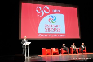 Discours lors des 90 ans de la Sorégies, sur la scène de l’amphi 1200 du Palais des Congrès du Futuroscope